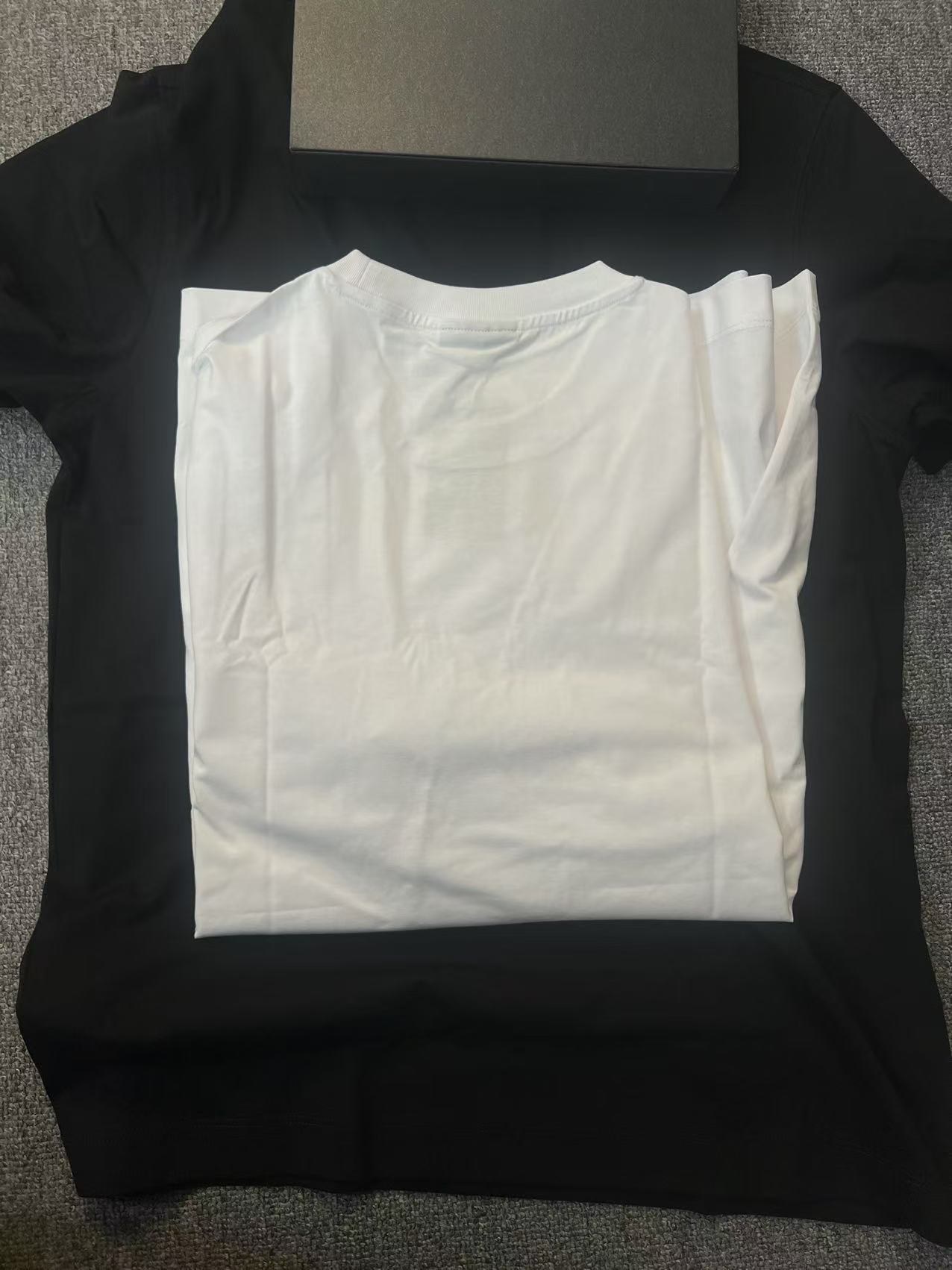 盒装两件男士莱赛尔短袖