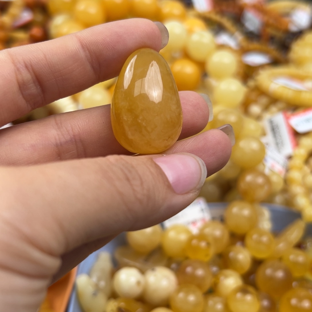 未镶嵌琥珀珠宝奇石