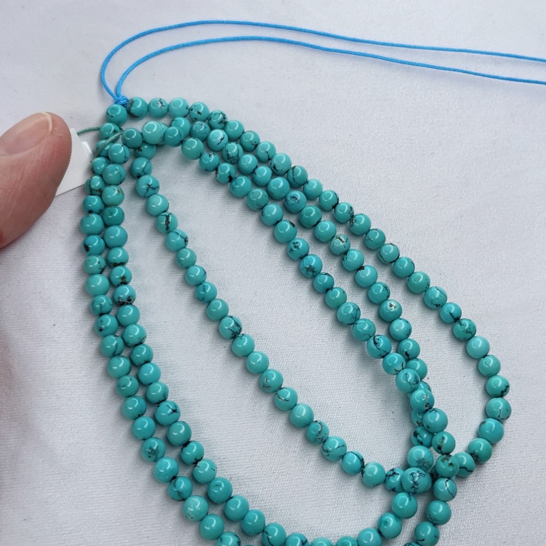 绿松石颈饰未镶嵌