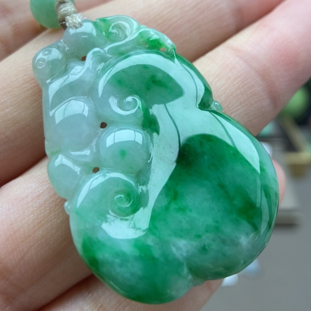 翡翠未镶嵌颈饰吊坠