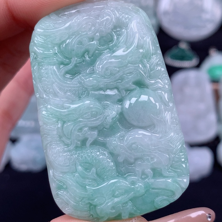 颈饰未镶嵌翡翠九龙