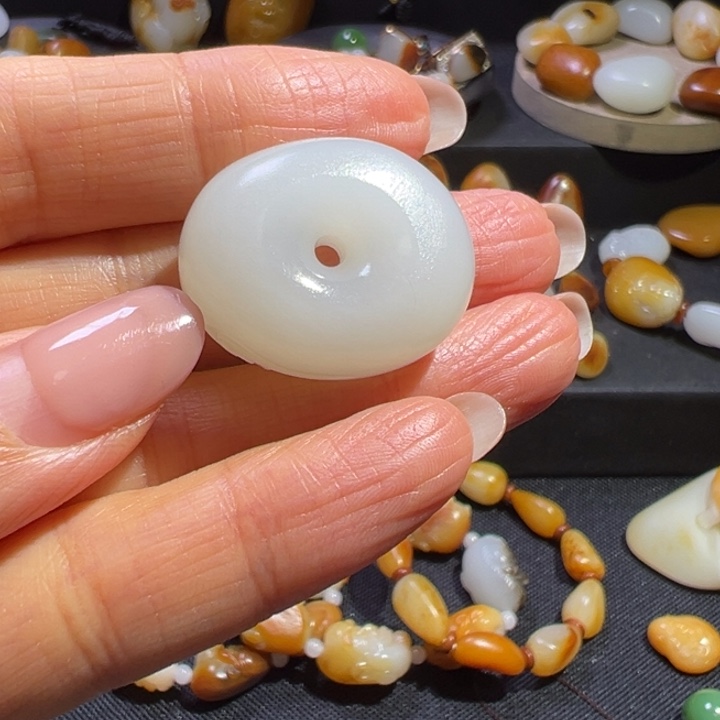 Z***Z和田玉（白玉）未镶嵌颈饰