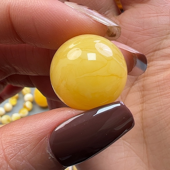 蜜蜡未镶嵌珠宝奇石