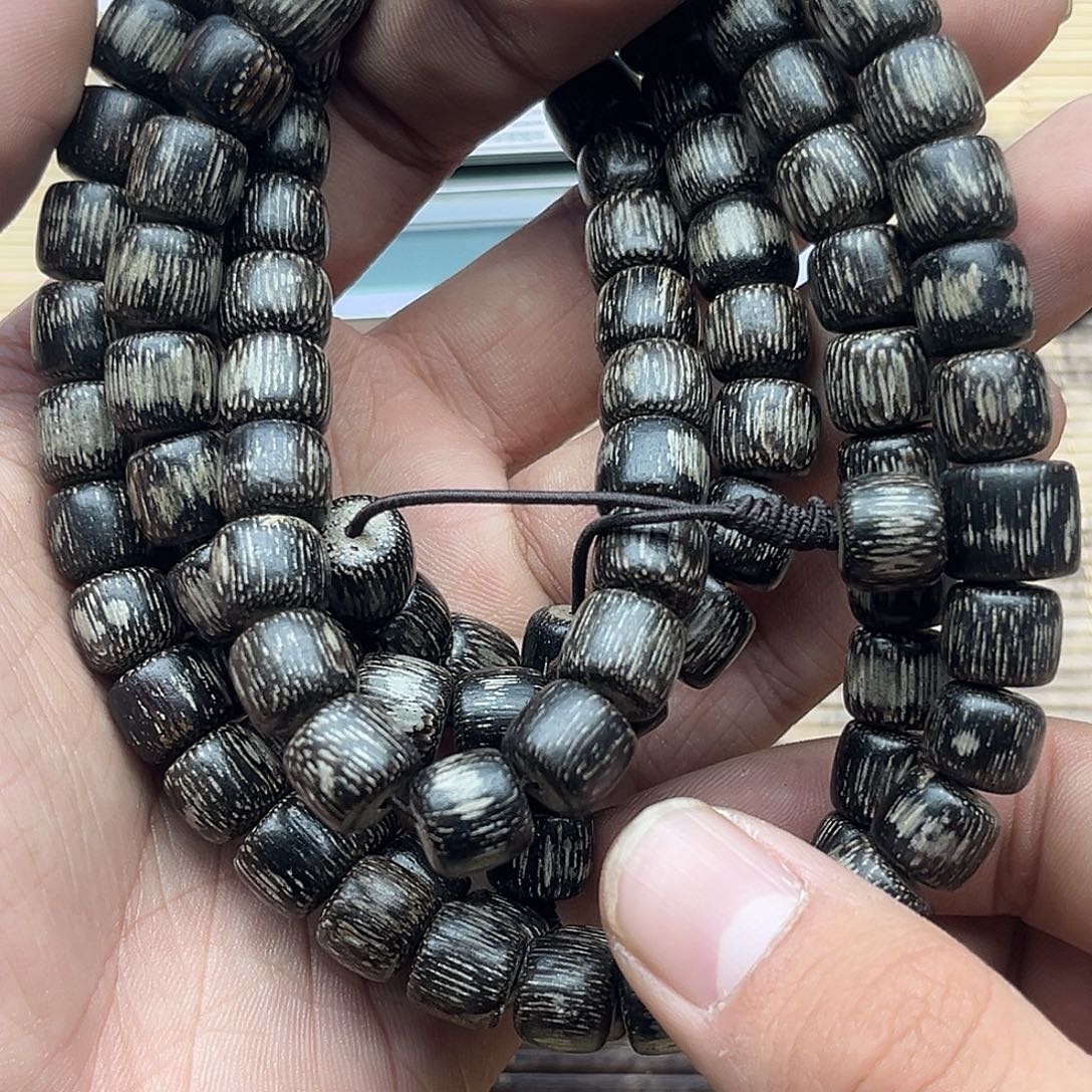 沉香沉香碎屑鹦哥绿