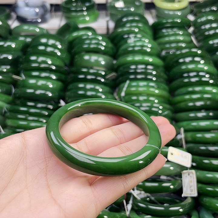 未镶嵌手镯和田玉（碧玉）