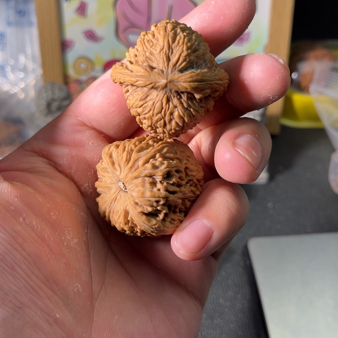 文玩核桃吊坠瑞***理南疆