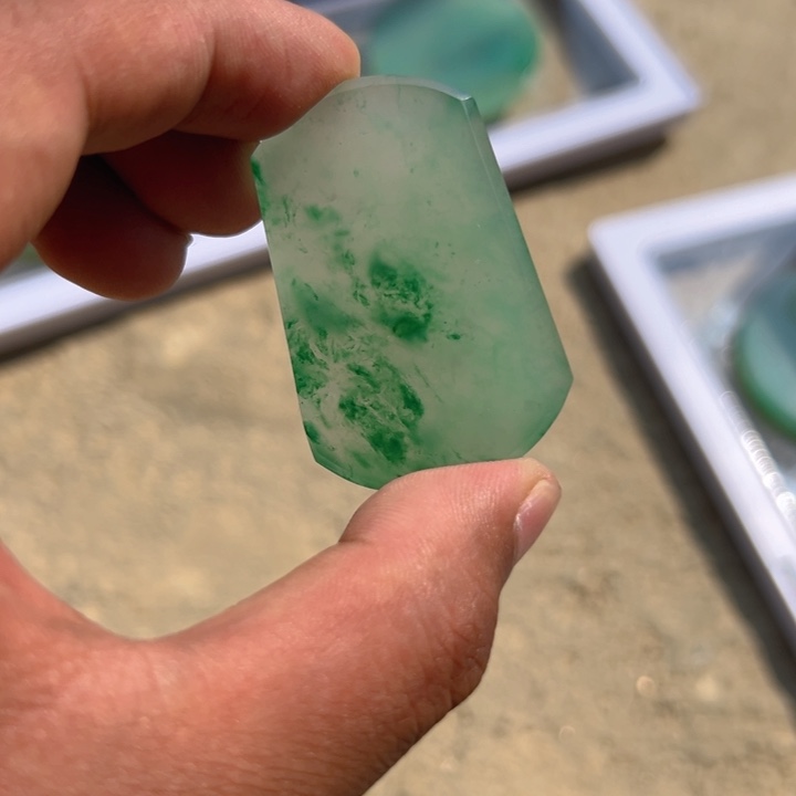 石英质玉手串未镶嵌静****开