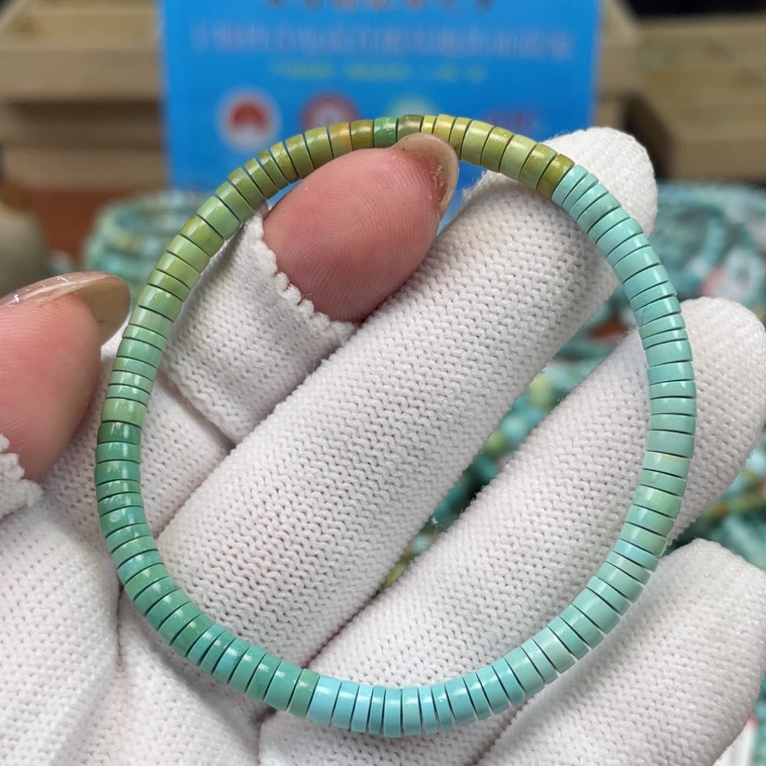 绿松石未镶嵌挂件