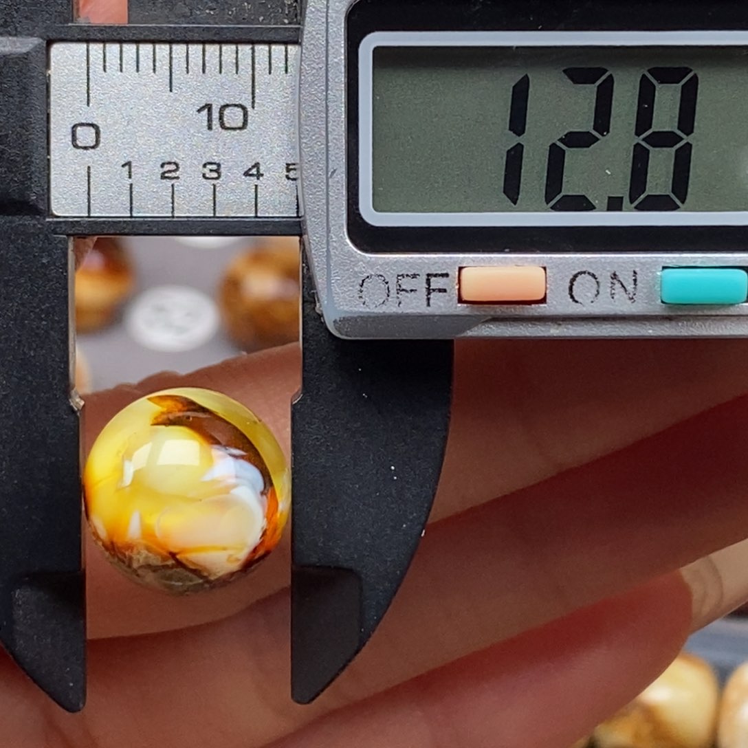 琥珀未镶嵌耳饰圆珠