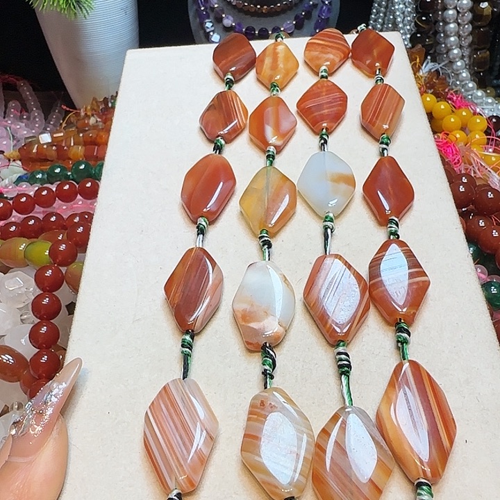 玛瑙/玉髓未镶嵌珠宝半成品三文鱼牌一条