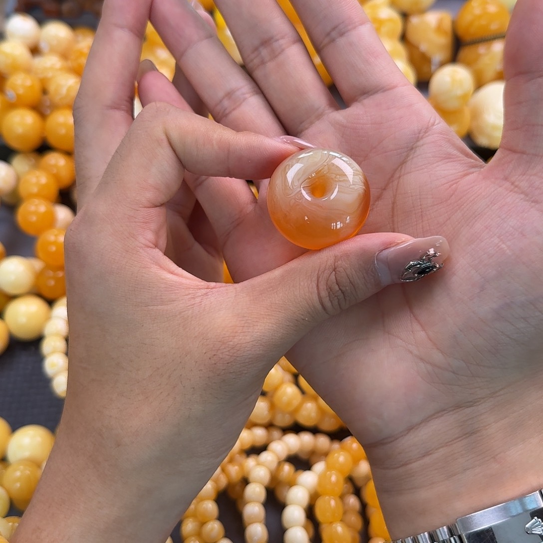 蜜蜡未镶嵌珠宝奇石