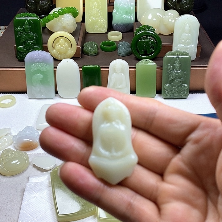 和田玉（糖玉）未镶嵌珠宝奇石