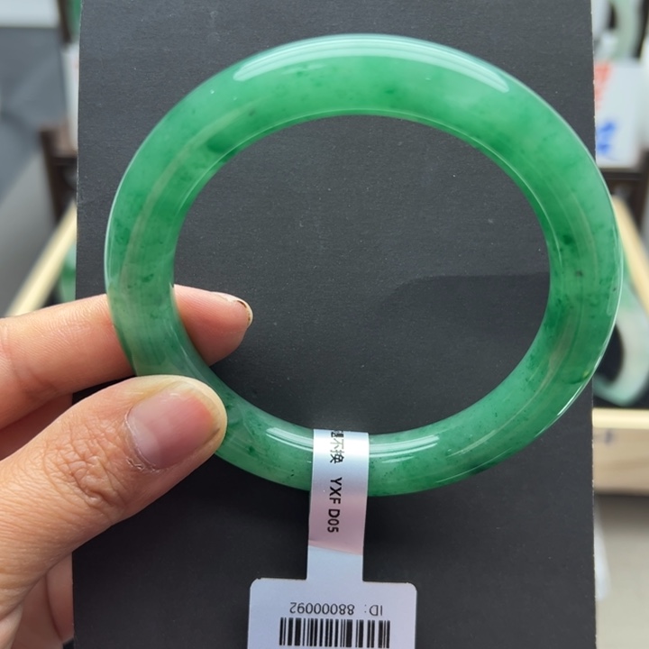 石英质玉（非洲翠）未镶嵌手镯+62