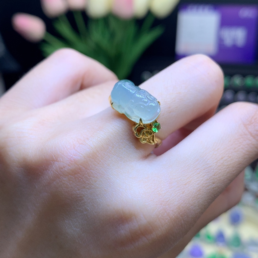 翡翠18K金镶嵌颈饰天然