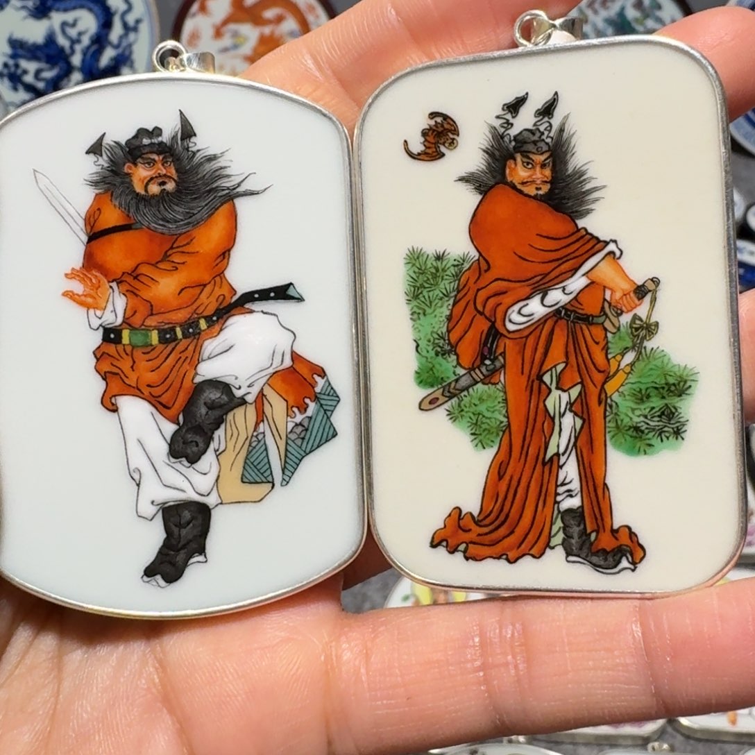 一***头瓷片两个钟馗一起