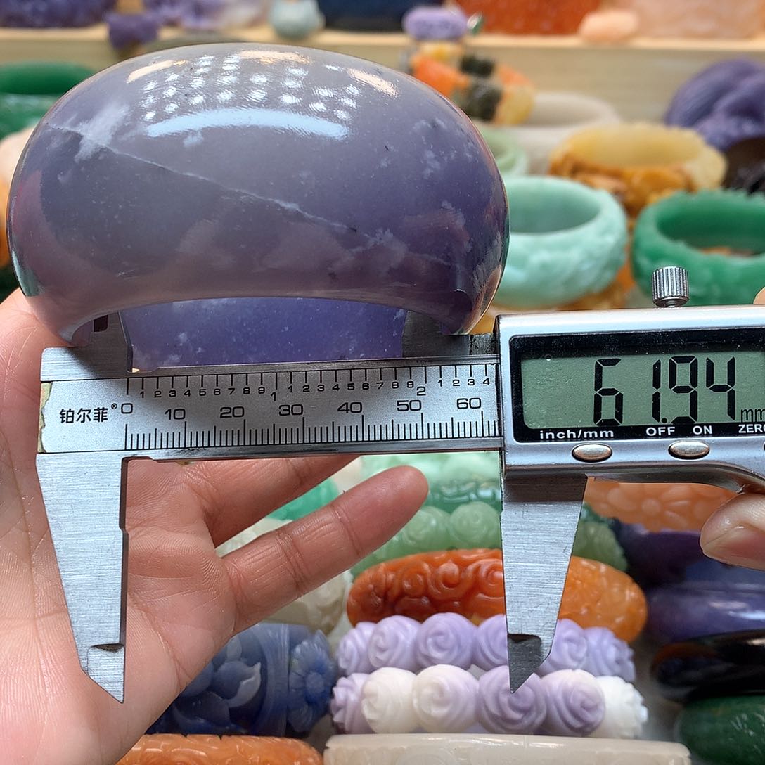 未镶嵌手镯石英质玉