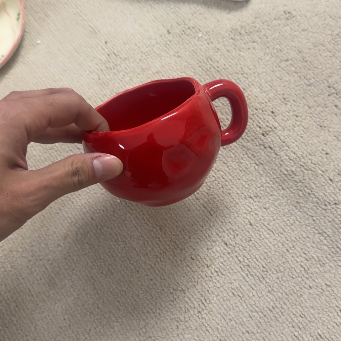 无盖款陶瓷红色杯子