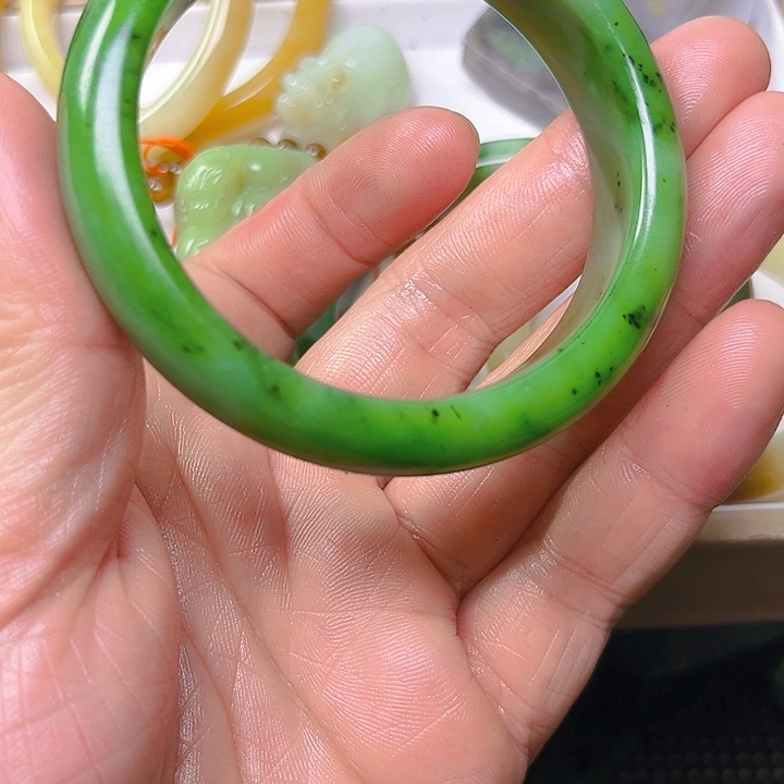 未镶嵌和田玉（糖玉）珠宝半成品如**水