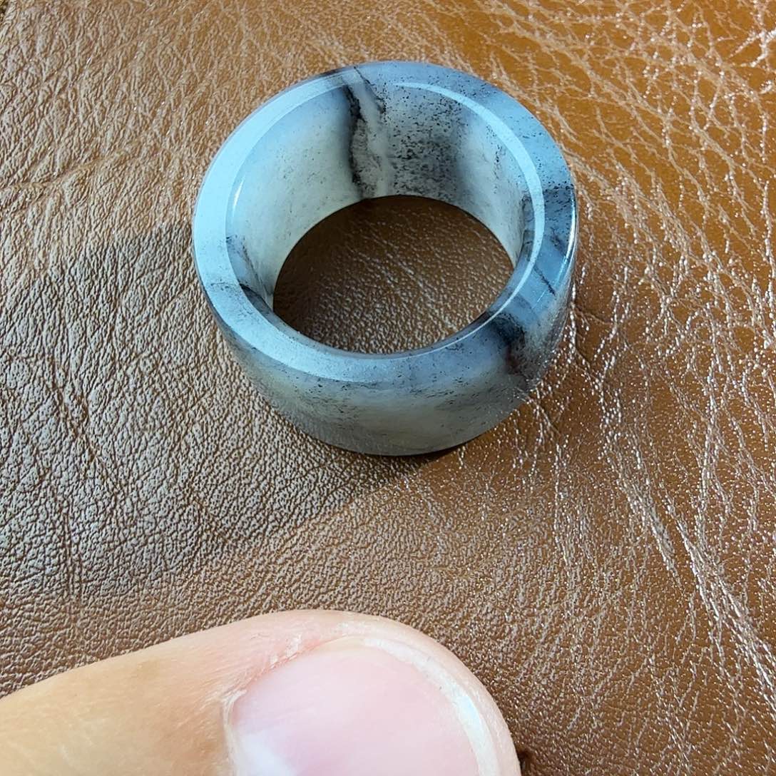 何***谋和田玉未镶嵌戒指