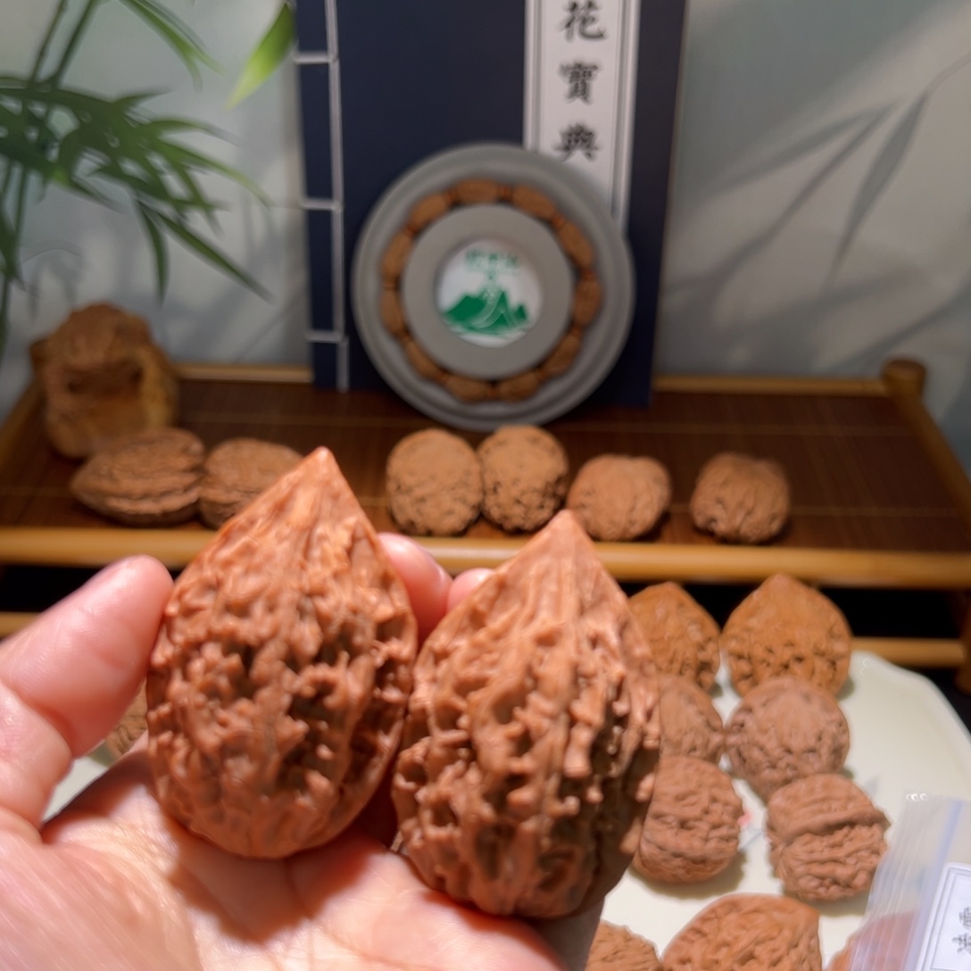 深***溪文玩核桃把件凌霄