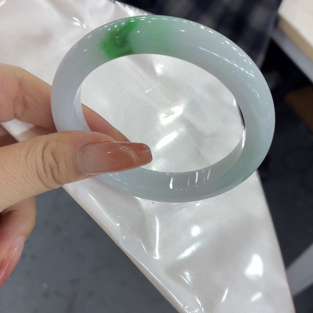 Y***好翡翠未镶嵌手镯手镯