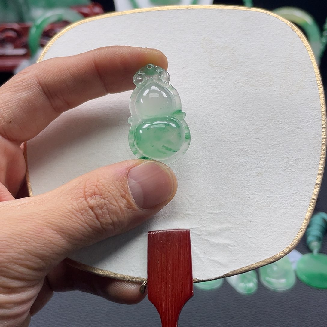 石英质玉颈饰未镶嵌