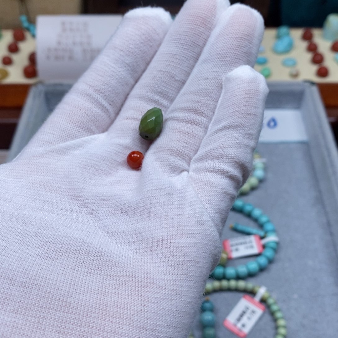 南红玛瑙配饰未镶嵌