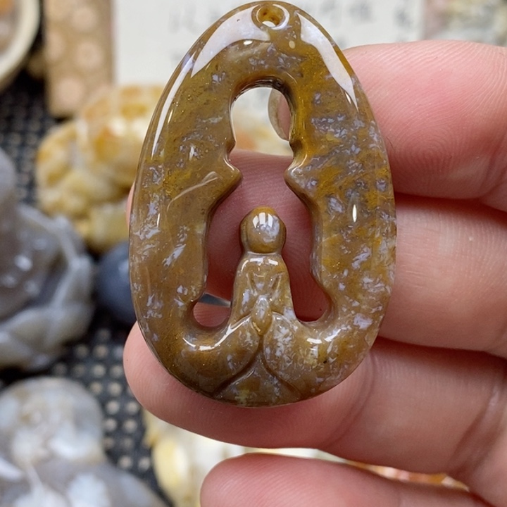 颈饰未镶嵌硅化珊瑚（珊瑚玉）有瑕 小