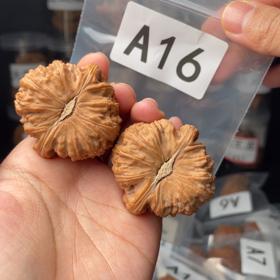 文玩核桃把件43闷白