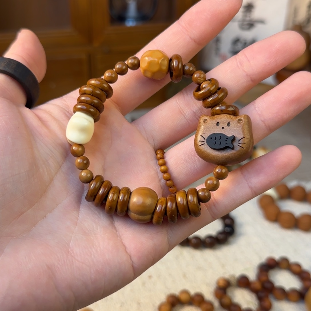 非洲檀香无事牌猫吃鱼钱串子