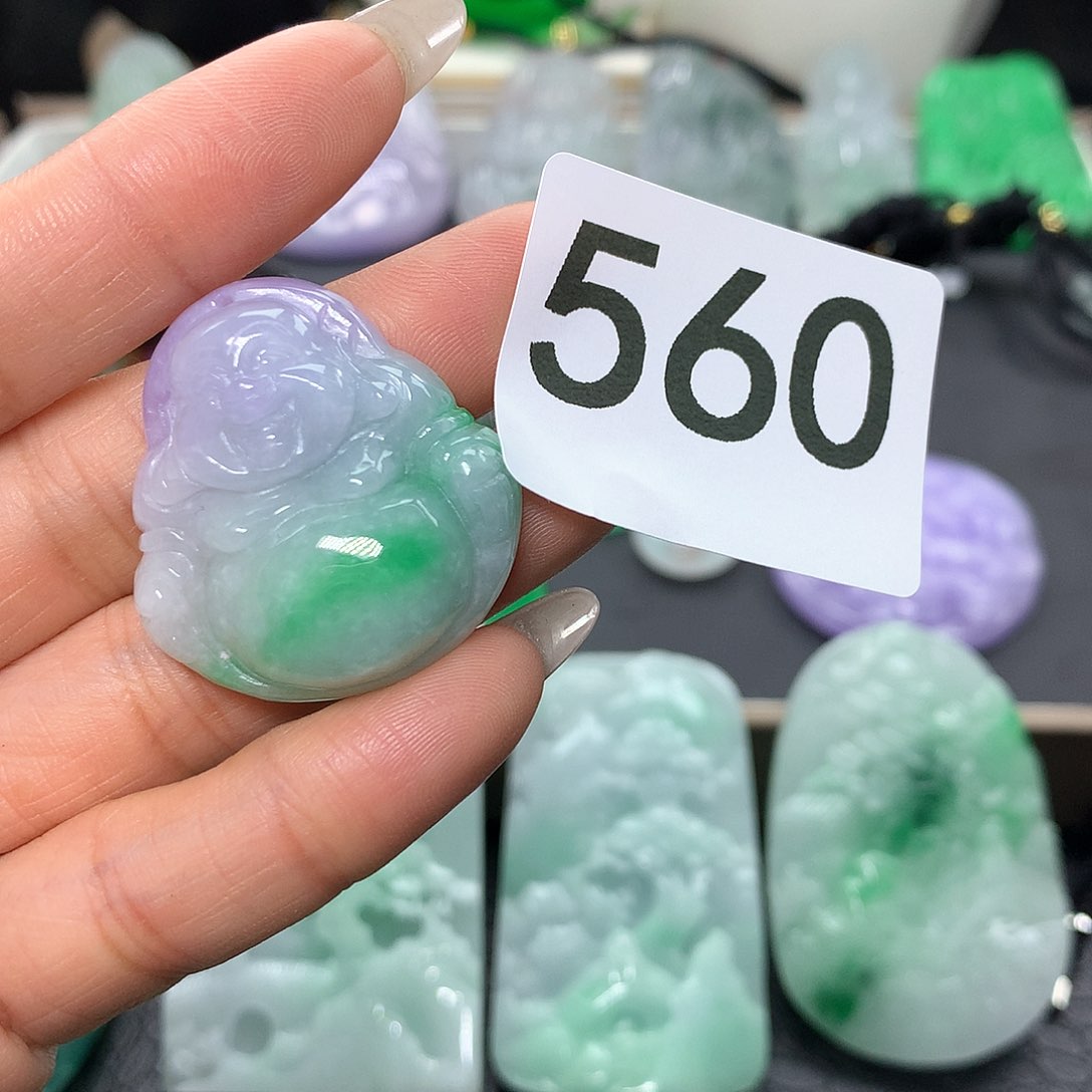 翡翠吊坠(赠链)未镶嵌