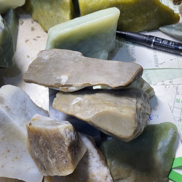 透闪石质玉珠宝半成品未镶嵌