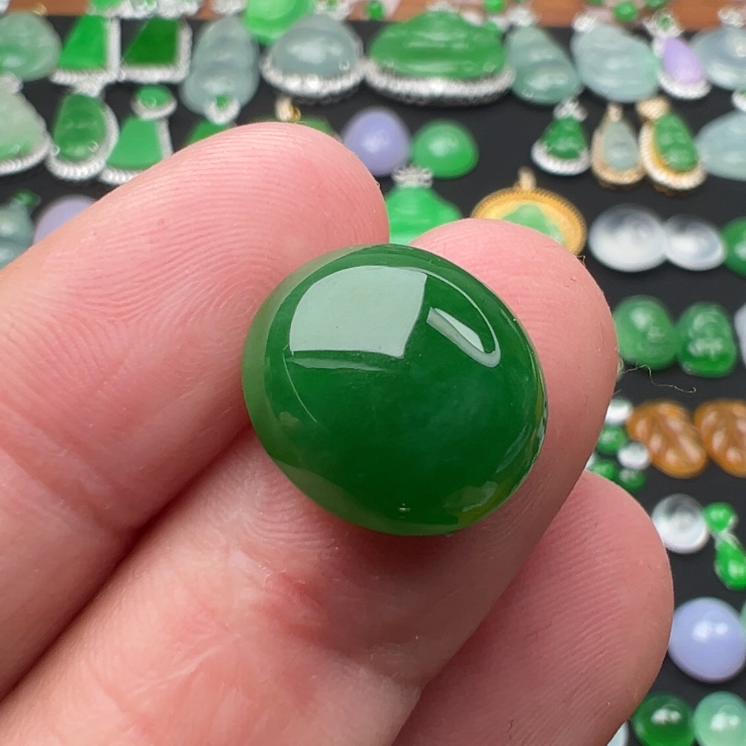 翡翠颈饰未镶嵌蛋面14.8