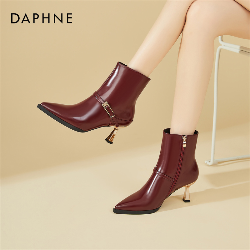 Daphne/达芙妮细跟气质时装靴女配裙子高跟瘦瘦靴时尚尖头短靴子