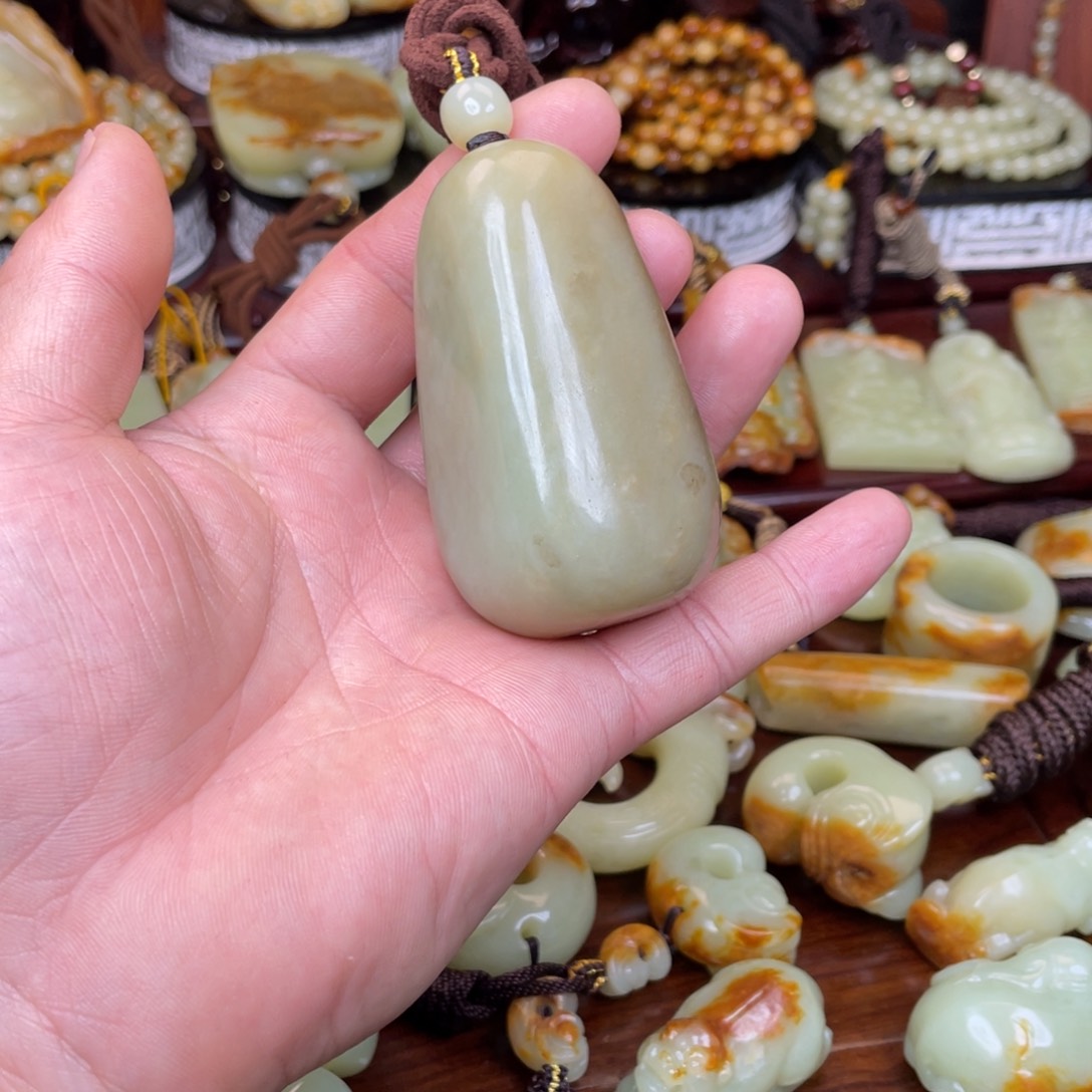 岫岩老玉（透闪石质玉）把件未镶嵌