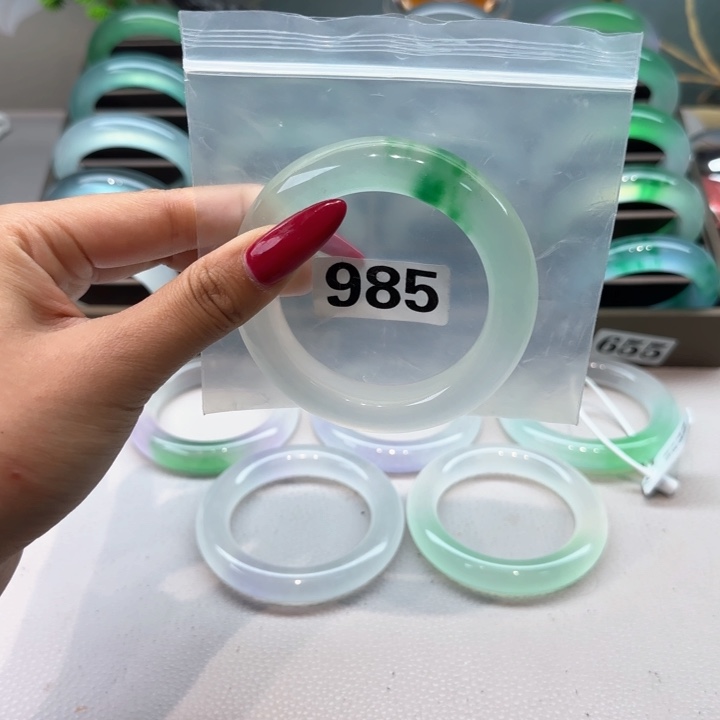 玉?****✨时尚飘花手镯985