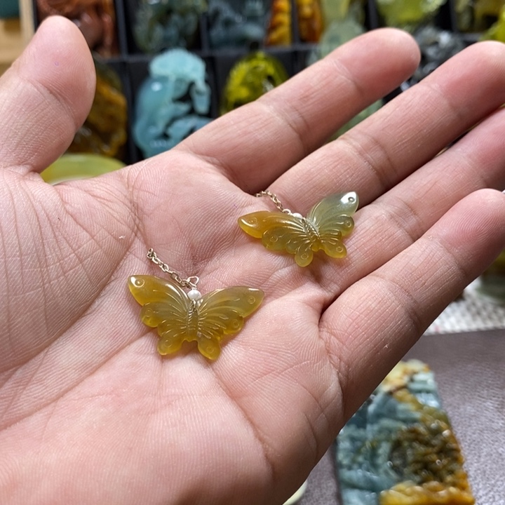 蛇纹石玉未镶嵌耳饰