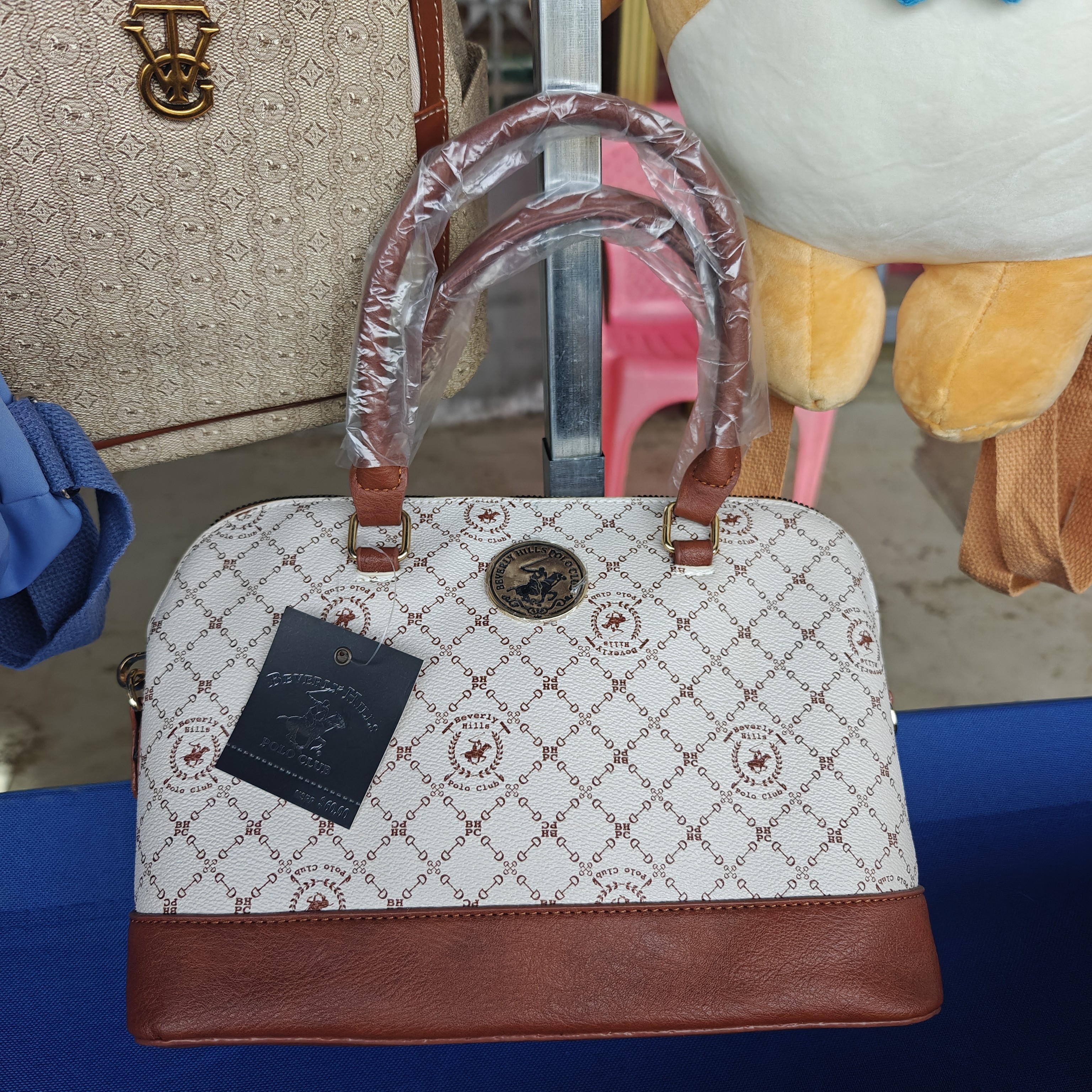 高级质感贝壳女包手拎，斜挎百搭时尚大容量包包