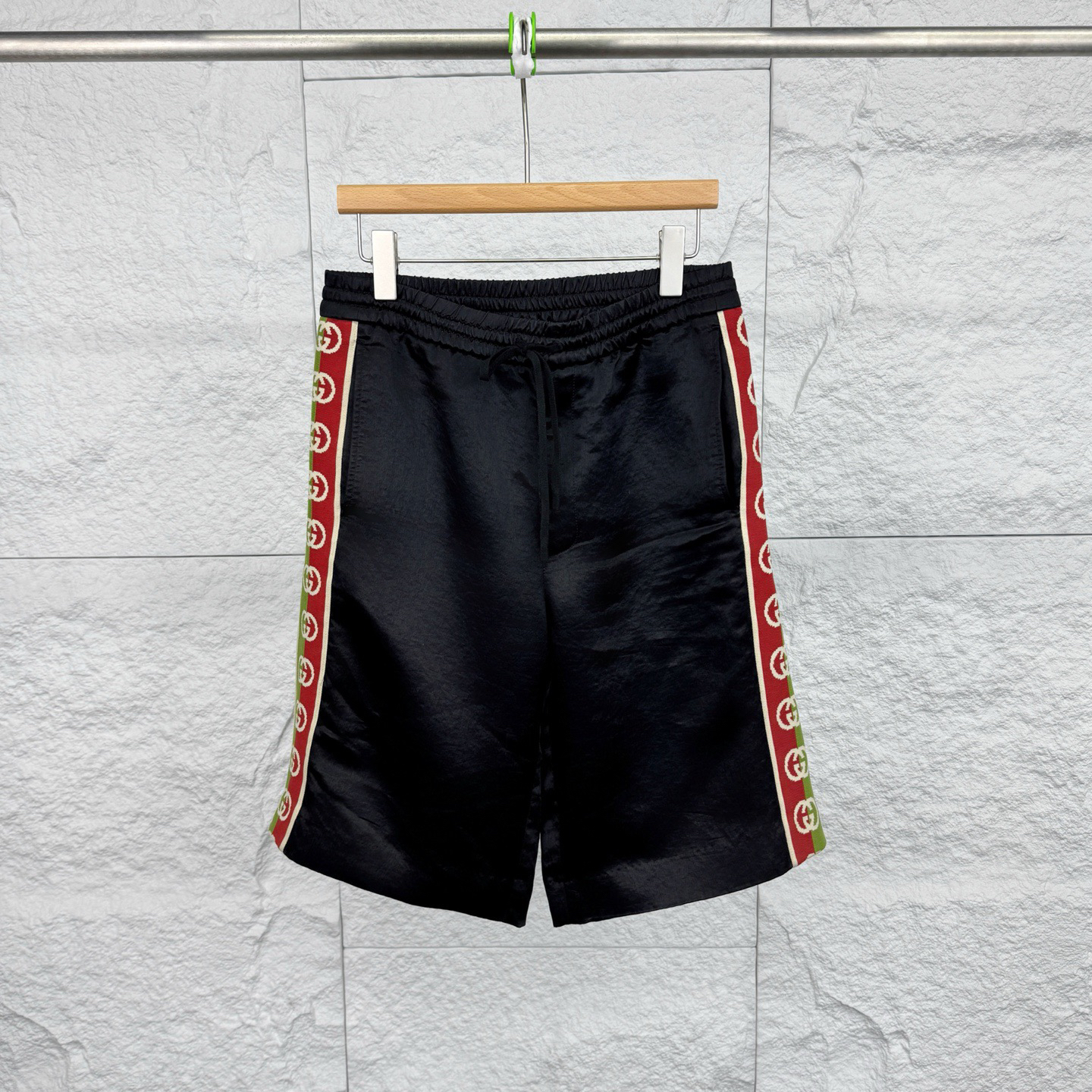 99新 GUCCI/古驰 44码/黑色logo贴标休闲抽绳短裤/16764604