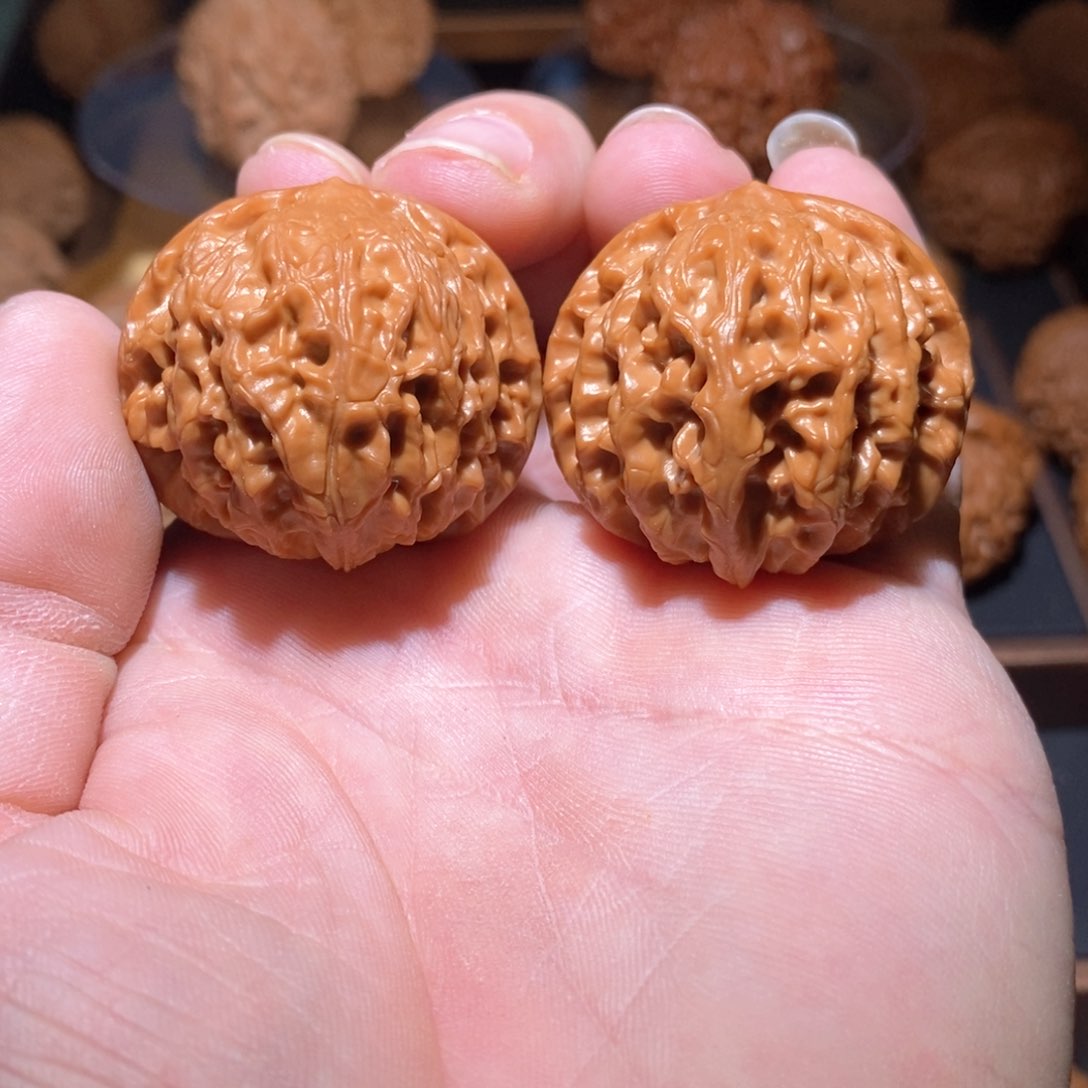 文玩核桃吊坠龙眼磨盘