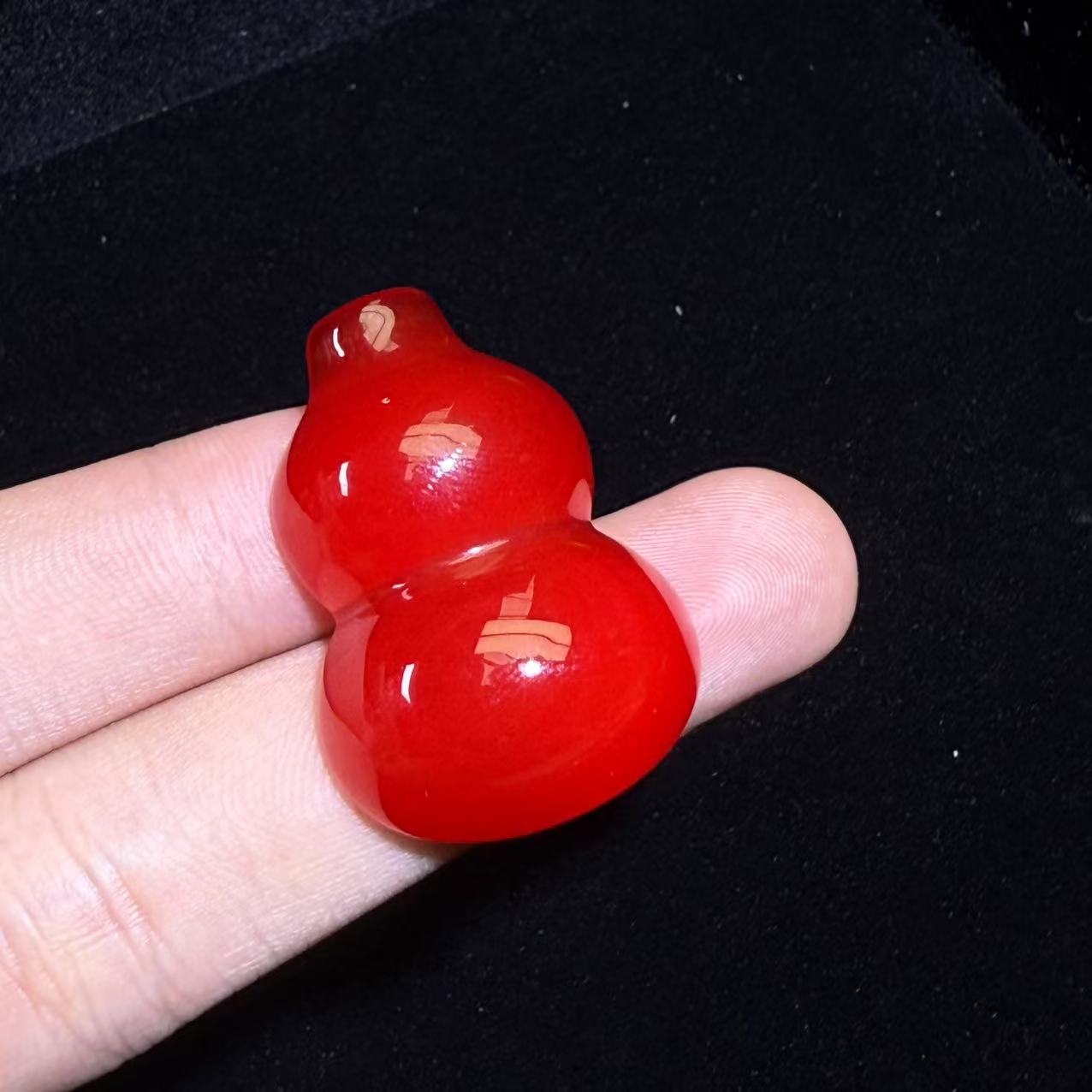 S8276【任会长珠宝】九品帝王红咔红葫芦玛瑙吊坠-配链-送礼佳品