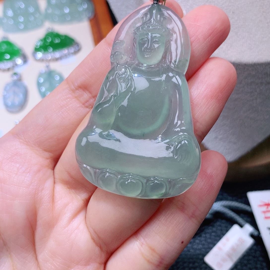 颈饰18K金镶嵌翡翠素衣