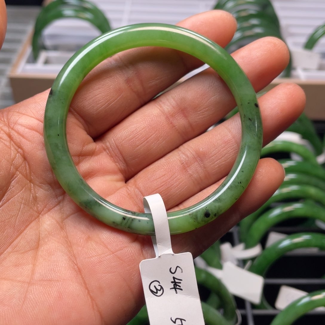 和田玉（碧玉）手镯未镶嵌