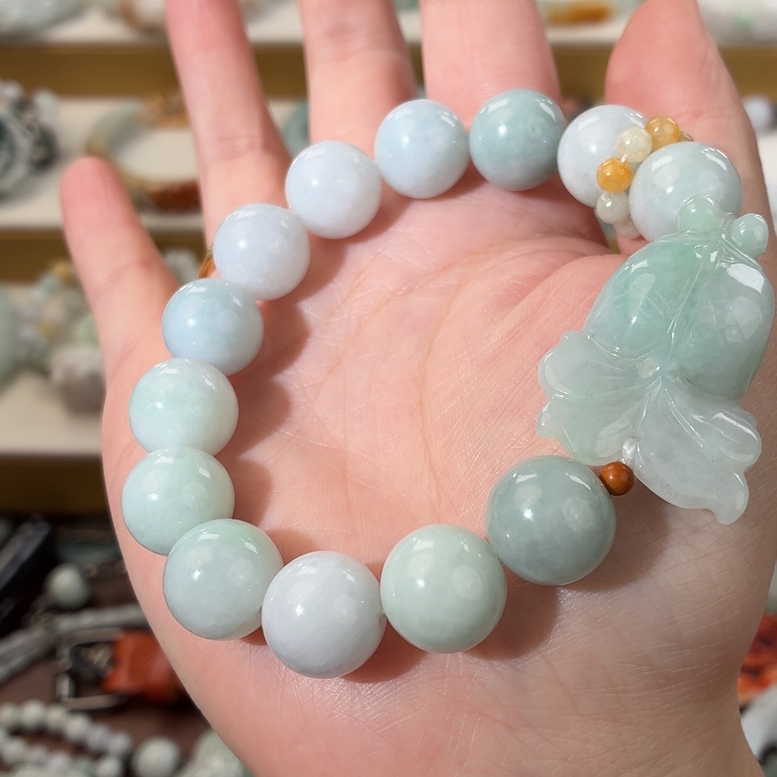 酱****翡翠未镶嵌手镯翡翠小鱼鱼