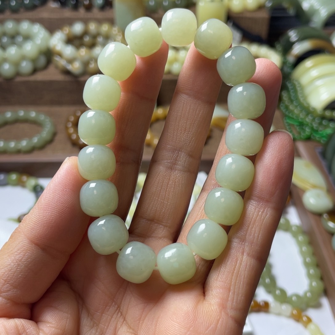 和田玉手链未镶嵌蛊**桀