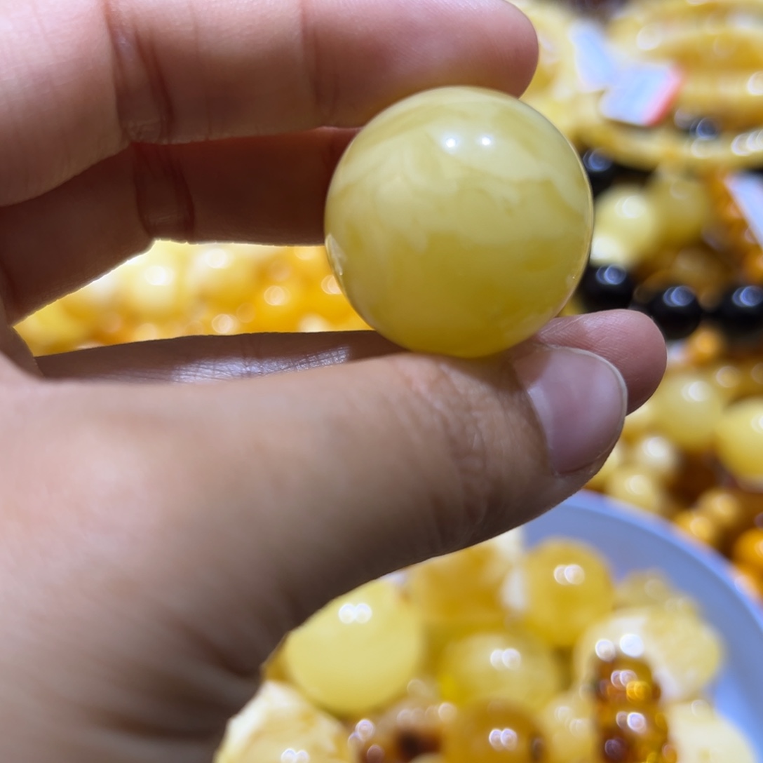 琥珀珠宝奇石未镶嵌