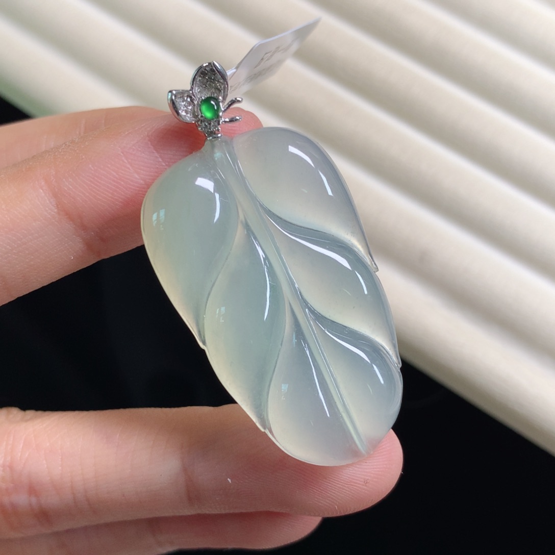 翡翠颈饰18K金镶嵌叶子