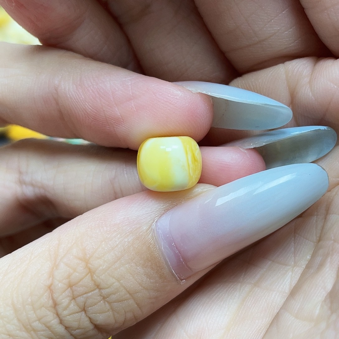 未镶嵌琥珀珠宝奇石10.3*8.2mm瑕疵福利款