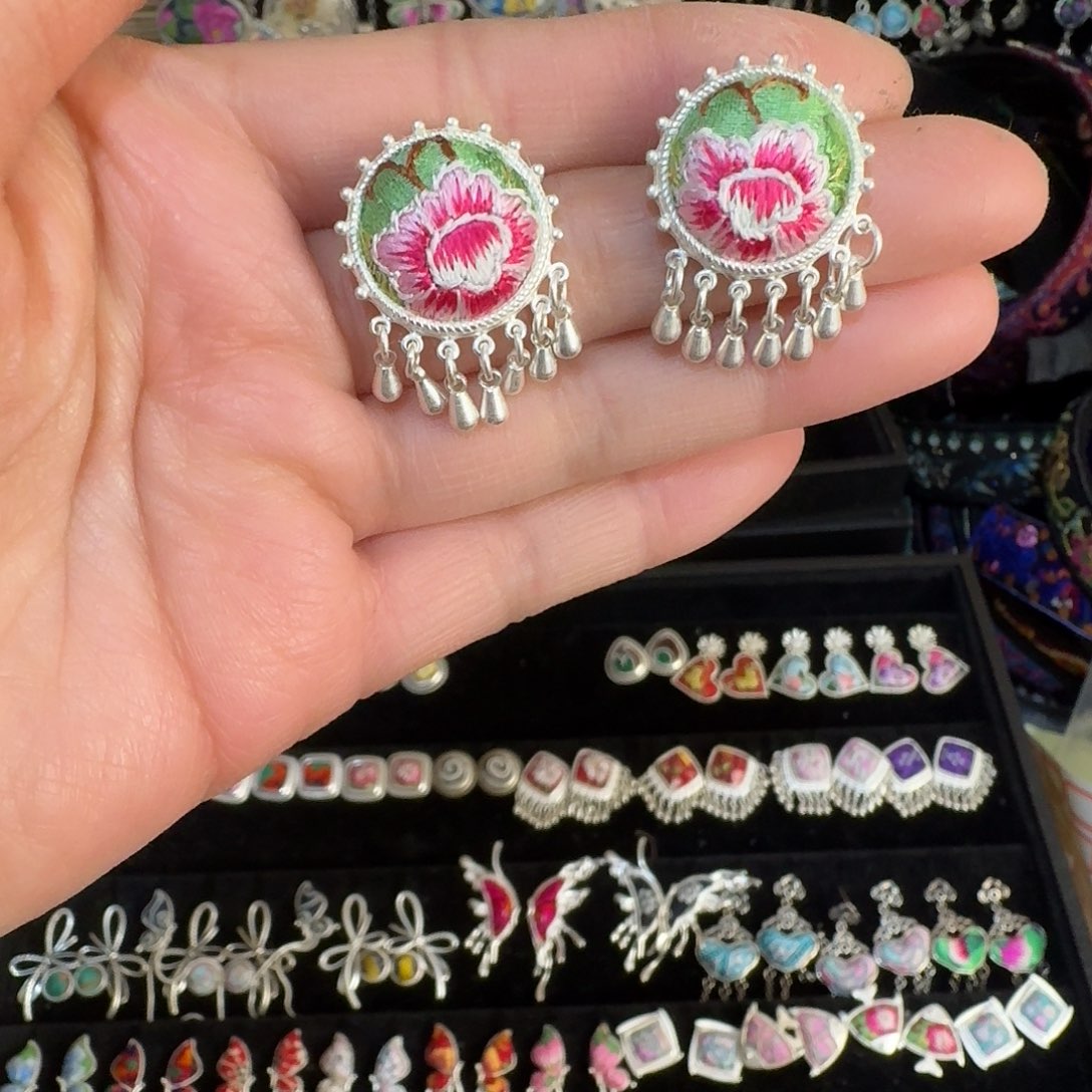 织绣民族风刺绣耳环