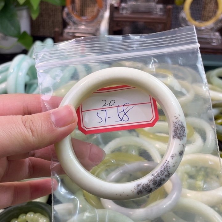 未镶嵌岫玉手镯手镯